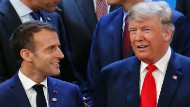 Bild von Donald Trump und Emmanuel Macron diskutieren am Telefon über den Iran und die DVRK